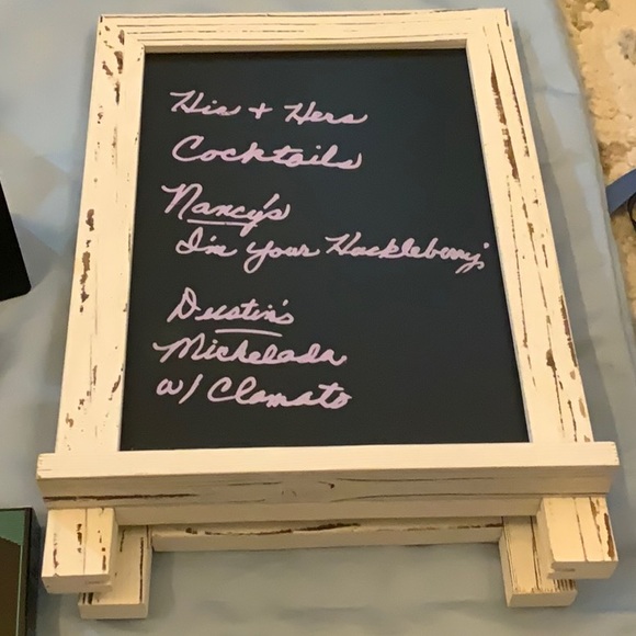 Chalk easel and 4 small chalk signs, used chalk markers…set - Picture 3 of 5